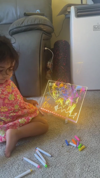 GlowScreen™ – Светещият таблет за рисуване